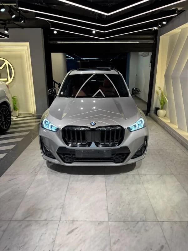 بي ام دبليو X1 2026 اي درايف فضي أوتوماتيك — مستعملة