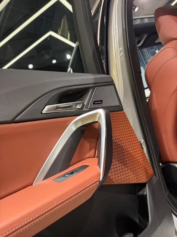 بي ام دبليو X1 2026 اي درايف فضي أوتوماتيك — مستعملة