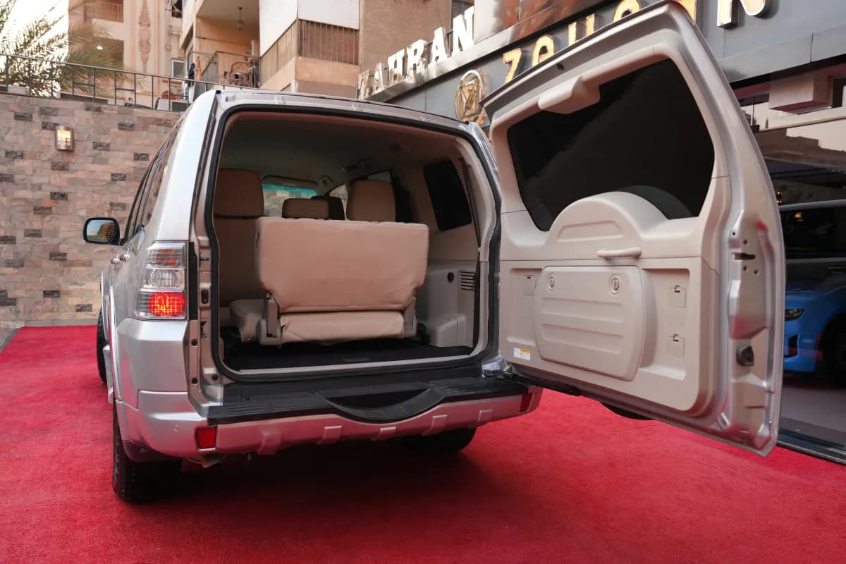 Mitsubishi Pajero 2022 Highline Cement Gray Automatic — Used