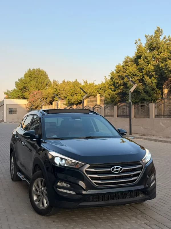 Hyundai Tucson 2019 Top line Black Automatic — Used