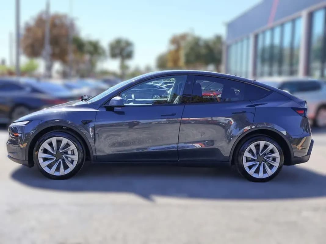 Tesla Model Y 2026 Premium Gray Automatic — New