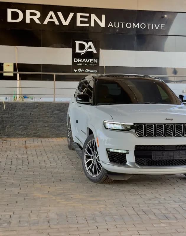 Jeep Grand Cherokee 2023 Summit White Automatic — Used