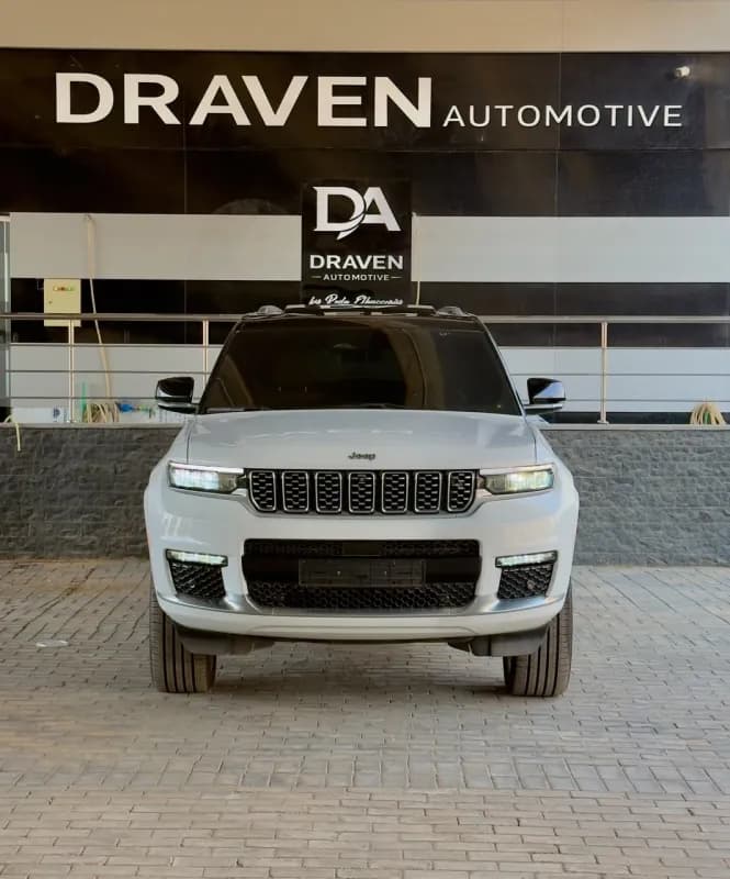 Jeep Grand Cherokee 2023 Summit White Automatic — Used