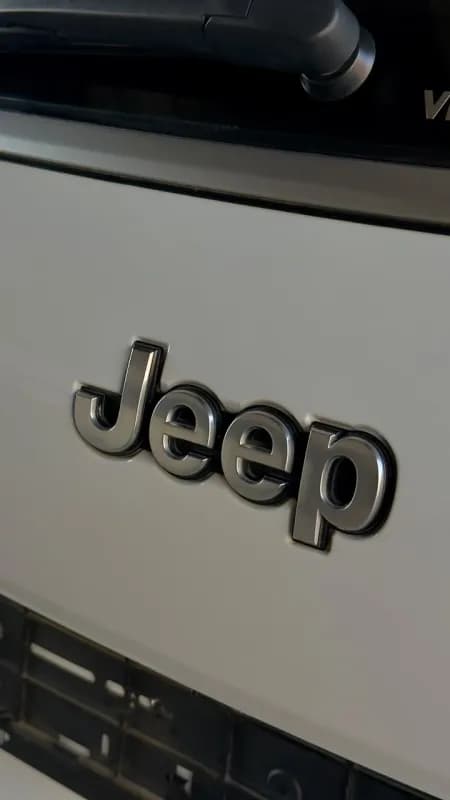 Jeep Grand Cherokee 2023 Summit White Automatic — Used