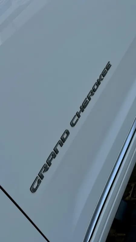 Jeep Grand Cherokee 2023 Summit White Automatic — Used