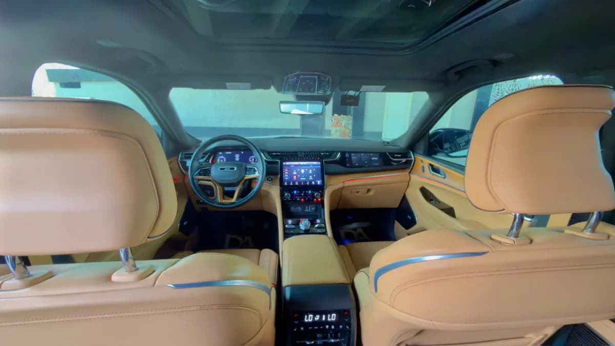 Jeep Grand Cherokee 2023 Summit White Automatic — Used