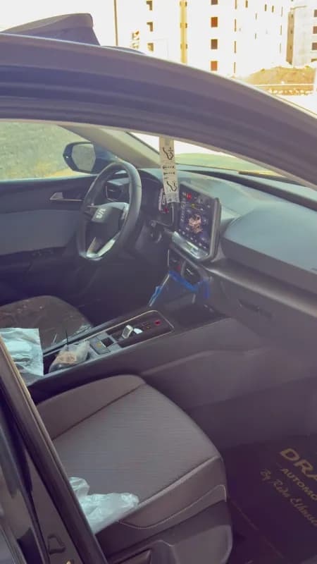 Seat Leon 2026 Advanced Gray Automatic — New