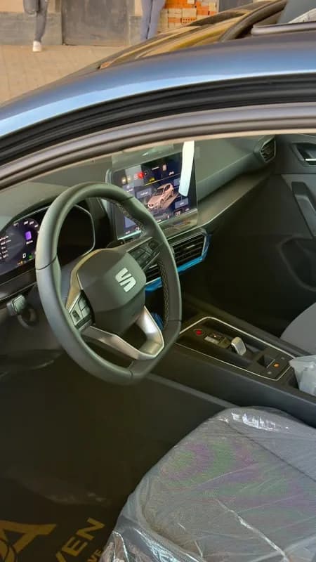 Seat Leon 2026 Advanced Gray Automatic — New