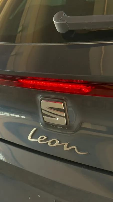 Seat Leon 2026 Advanced Gray Automatic — New