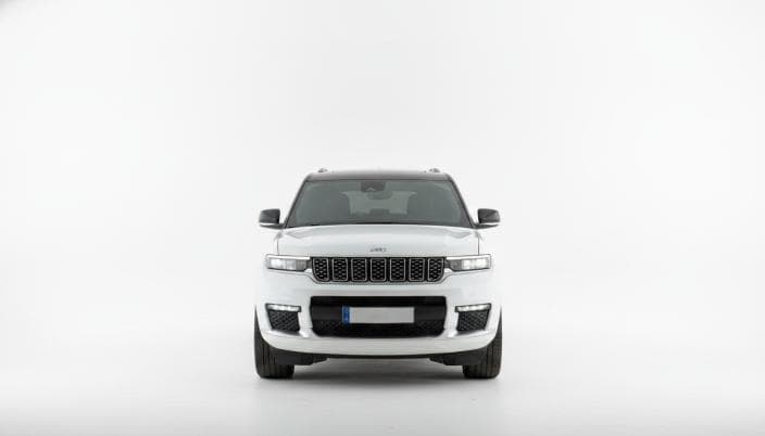 Jeep Grand Cherokee 2023 Summit White Automatic — Used - 1