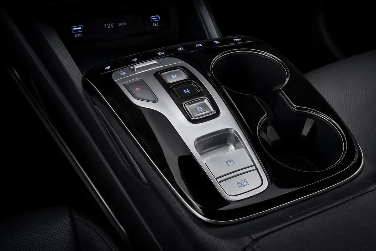 هيونداي توسان 2027 شادو أبيض أوتوماتيك — جديدة