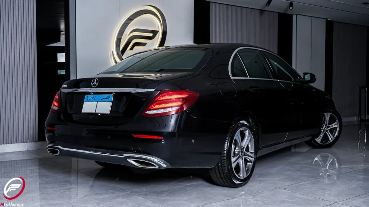 Mercedes-Benz E180 2018 Avengarde Black Automatic — Used
