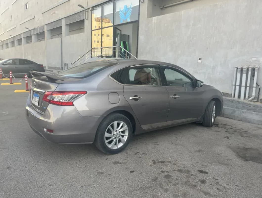 Nissan Sentra 2019 Premium Gray Automatic — Used