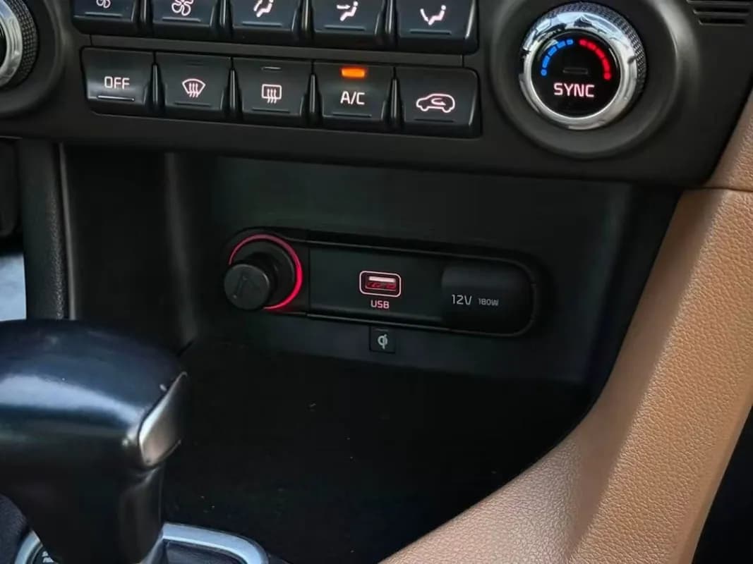Kia Sportage 2021 topline White Automatic — Used