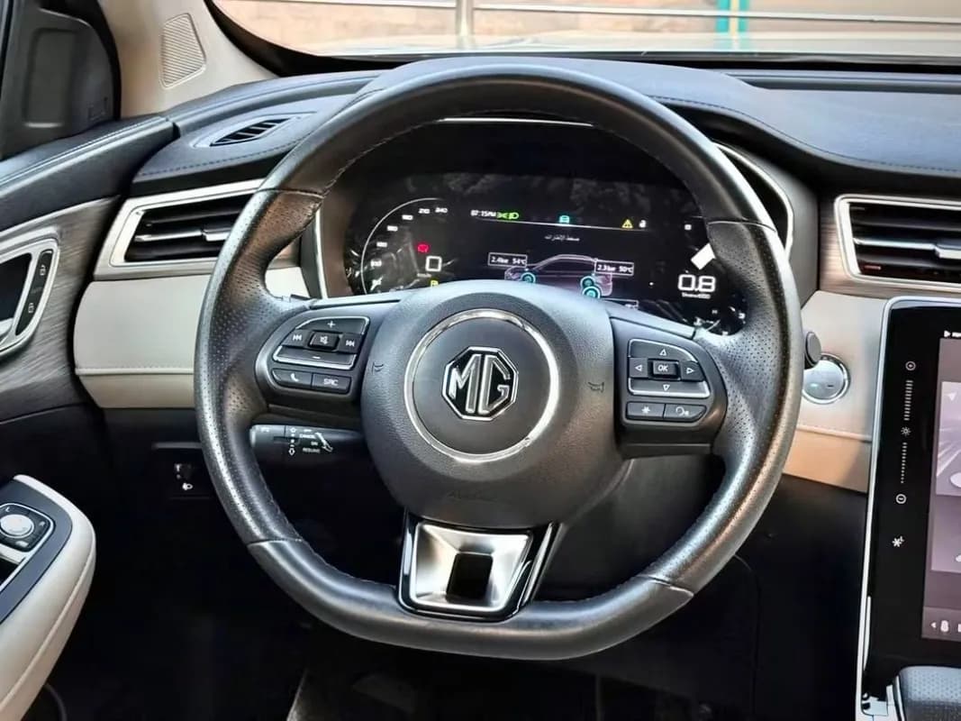 MG RX5 Plus 2023 Luxury Silver Automatic — Used