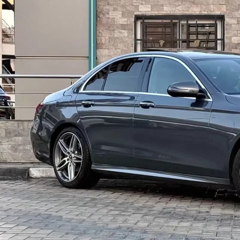 مرسيدس بنز E200 2019 ايه ام جي رمادي أوتوماتيك — مستعملة