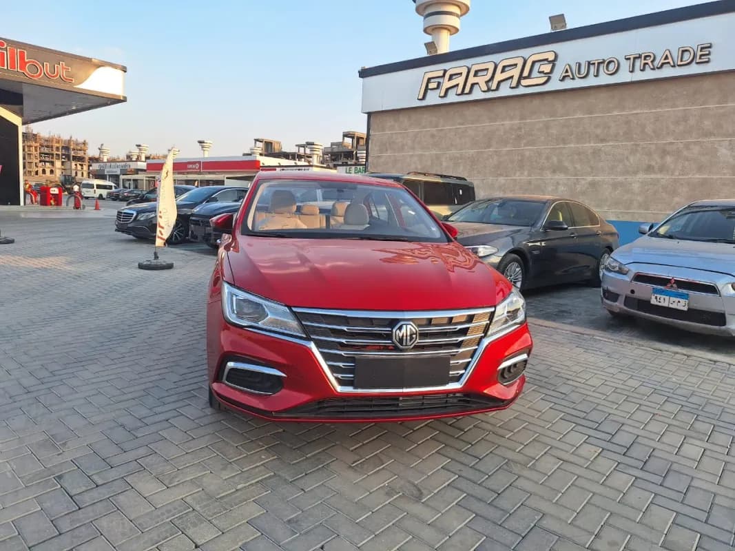 ام جي 5 2027 لاكشري أحمر أوتوماتيك — جديدة