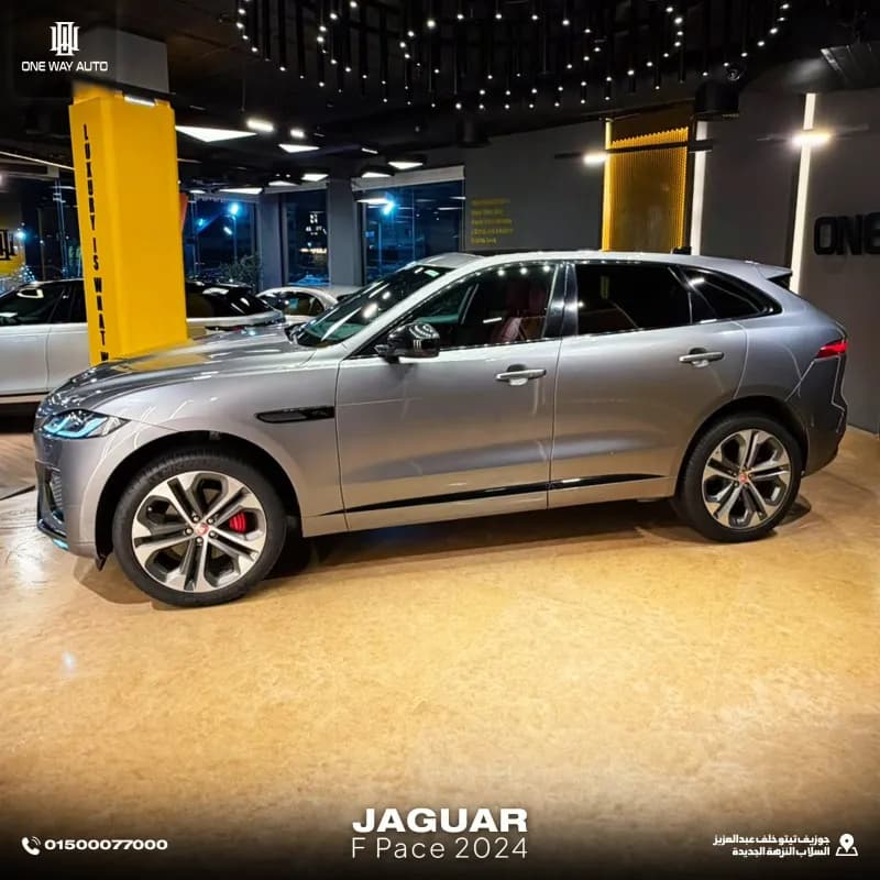 جاكوار اي باس 2024 R-Dynamic S رمادي أوتوماتيك — مستعملة