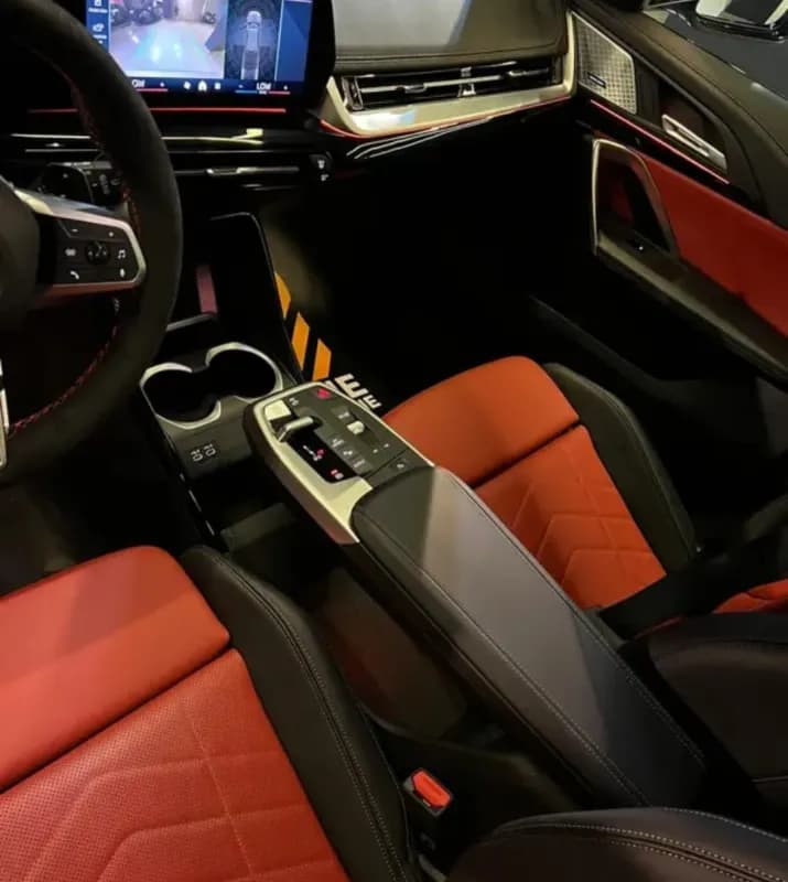 بي ام دبليو X1 2026 ام سبورت باكيدج فضي أوتوماتيك — مستعملة