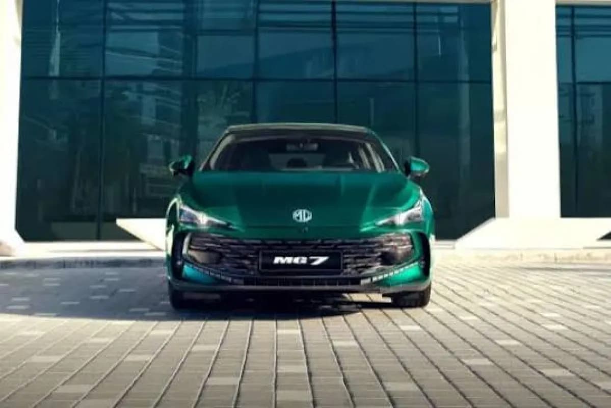 ام جي 7 2027 لاكشري أخضر أوتوماتيك — جديدة