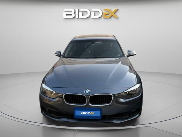 بي ام دبليو 320i 2017 اكسيكلوزيف رمادي أوتوماتيك — مستعملة - 1