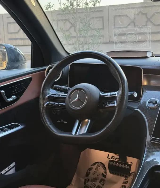 مرسيدس بنز جي ال سي 200 2023 اي ام جي فولي لوديد أسود أوتوماتيك — مستعملة