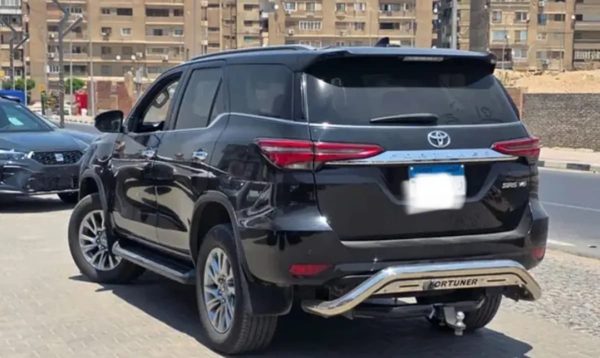 Toyota Fortuner 2024 Big motor 4000 Black Automatic — Used
