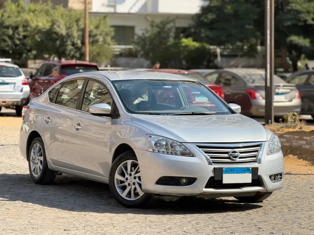 Nissan Sentra 2025 Highline Silver Automatic — Used