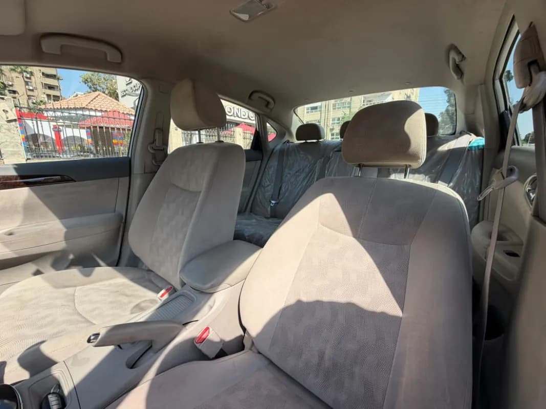 Nissan Sentra 2025 Highline Silver Automatic — Used
