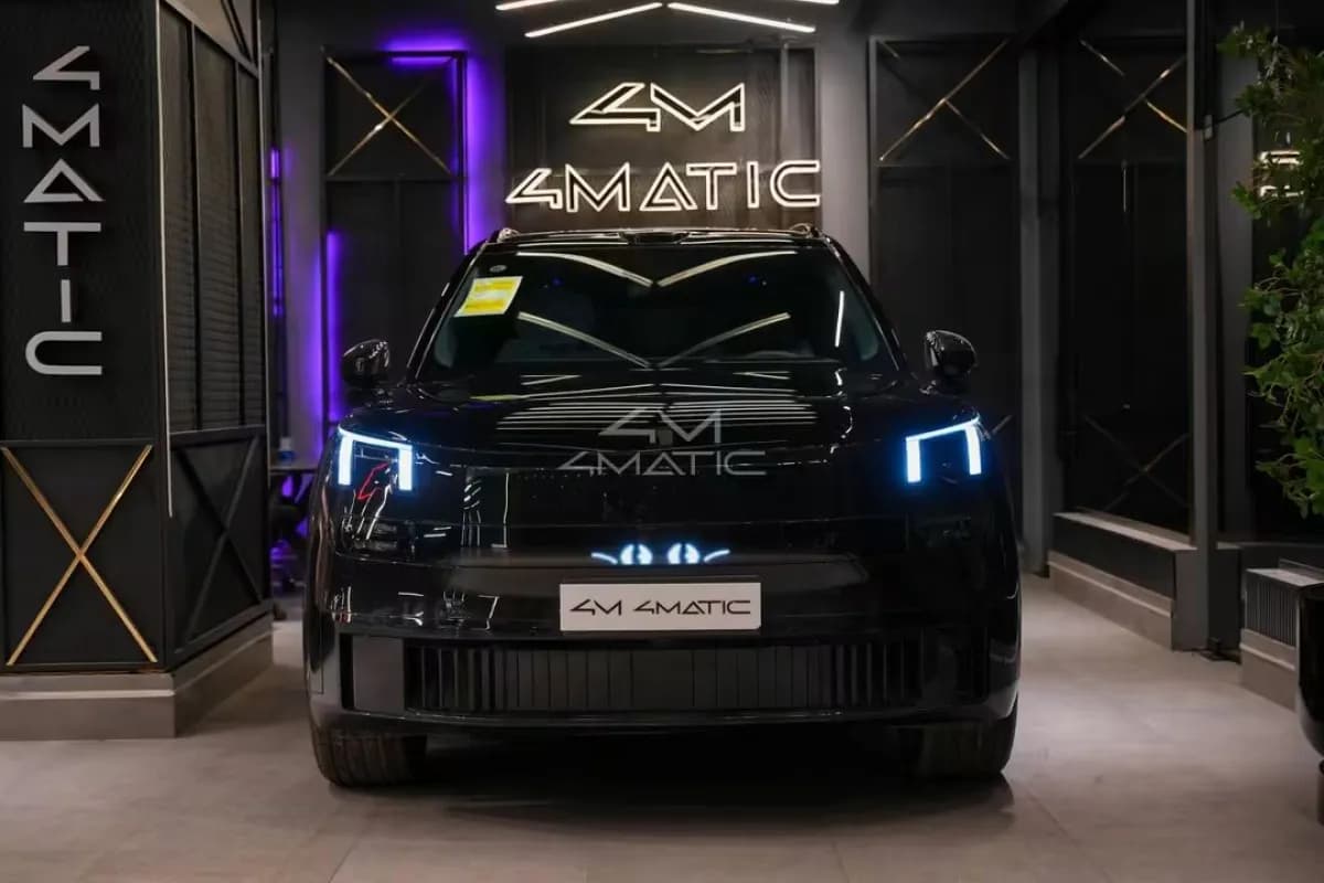 لينك اند كو 900 2026 الترا أسود أوتوماتيك — جديدة