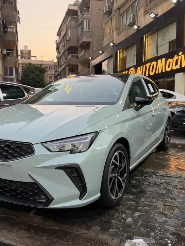 سيات ابيزا 2027 اف ار أبيض أوتوماتيك — جديدة
