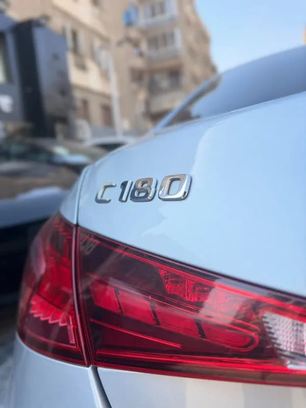 مرسيدس بنز C180 2022 ايه ام جي فضي أوتوماتيك — مستعملة