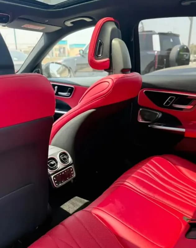 مرسيدس بنز C200 2025 بريميوم بلس أسود أوتوماتيك — جديدة