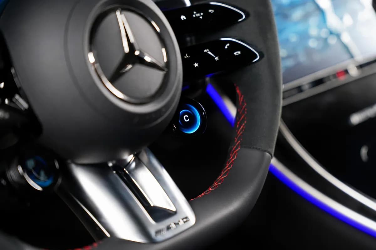 Mercedes-Benz GLC 200 2026 Amg Black Automatic — New
