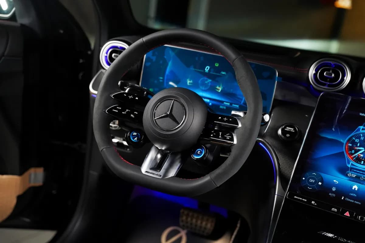 Mercedes-Benz GLC 200 2026 Amg Black Automatic — New