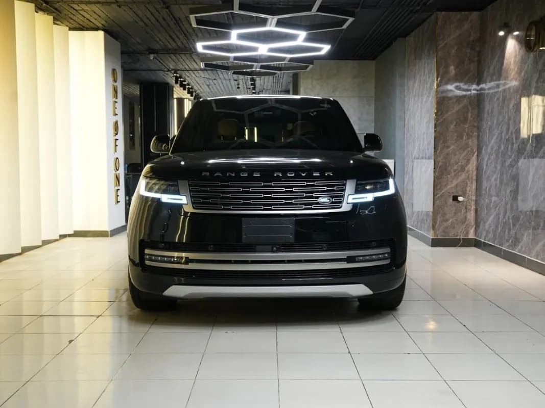 رينج روفر فوج 2026 بي 400 أسود أوتوماتيك — جديدة