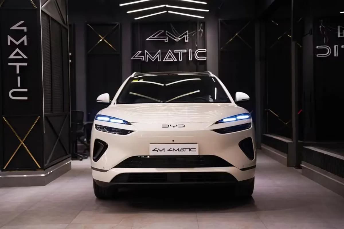 بي واي دي سيليون 06 2025 بيلوت بلاس ايدشن أبيض أوتوماتيك — جديدة