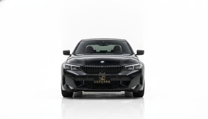 بي ام دبليو 320i 2024 ام سبورت أسود أوتوماتيك — مستعملة