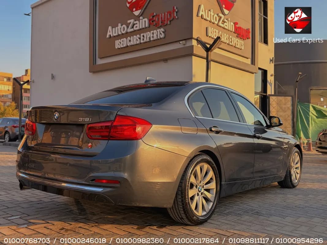 بي ام دبليو 318i 2018 لاكشري رمادي أوتوماتيك — مستعملة