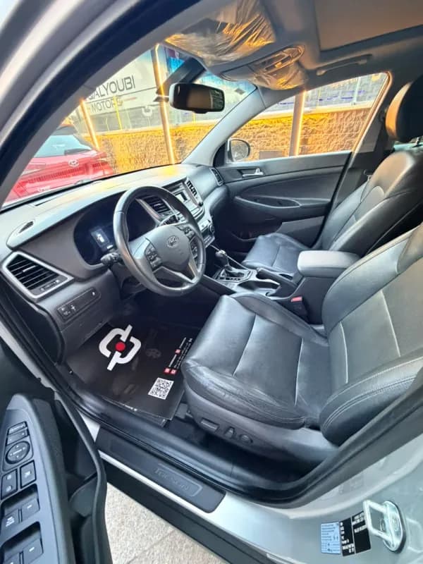 Hyundai Tucson 2017 Top line Silver Automatic — Used