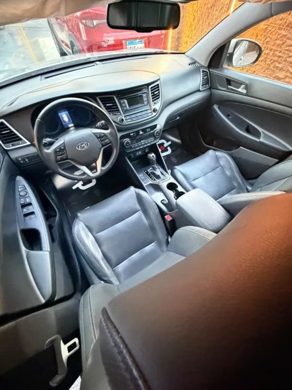 Hyundai Tucson 2017 Top line Silver Automatic — Used