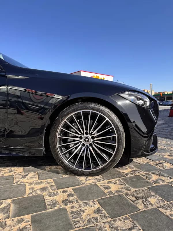 مرسيدس بنز C200 2026 بريميوم بلس أسود أوتوماتيك — جديدة