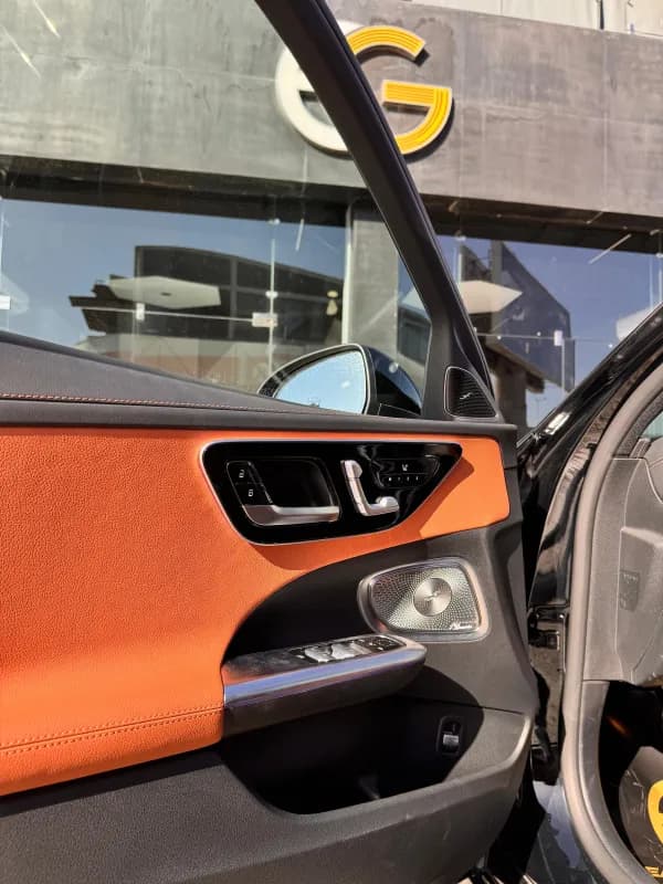 مرسيدس بنز C200 2026 بريميوم بلس أسود أوتوماتيك — جديدة