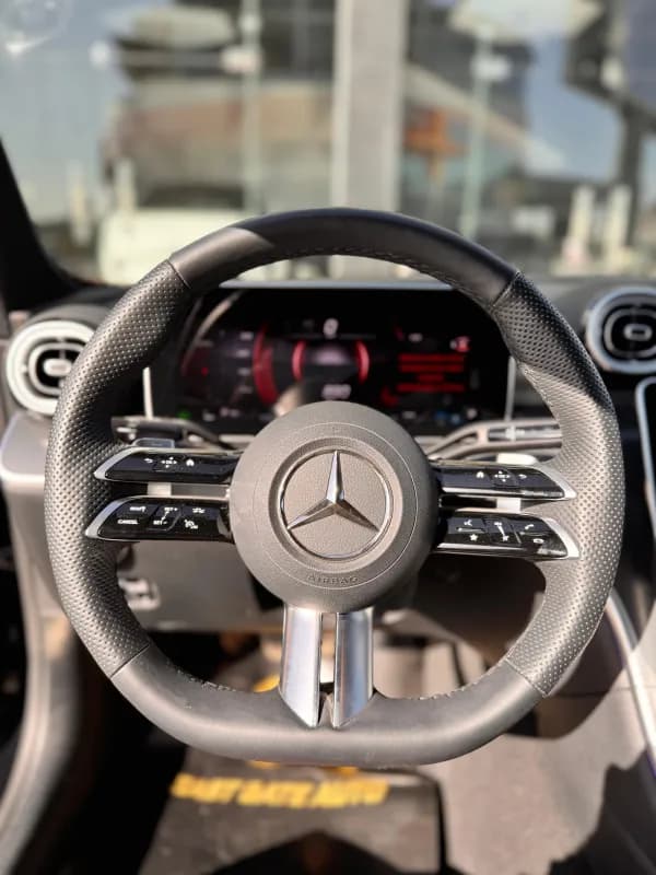 مرسيدس بنز C200 2026 بريميوم بلس أسود أوتوماتيك — جديدة