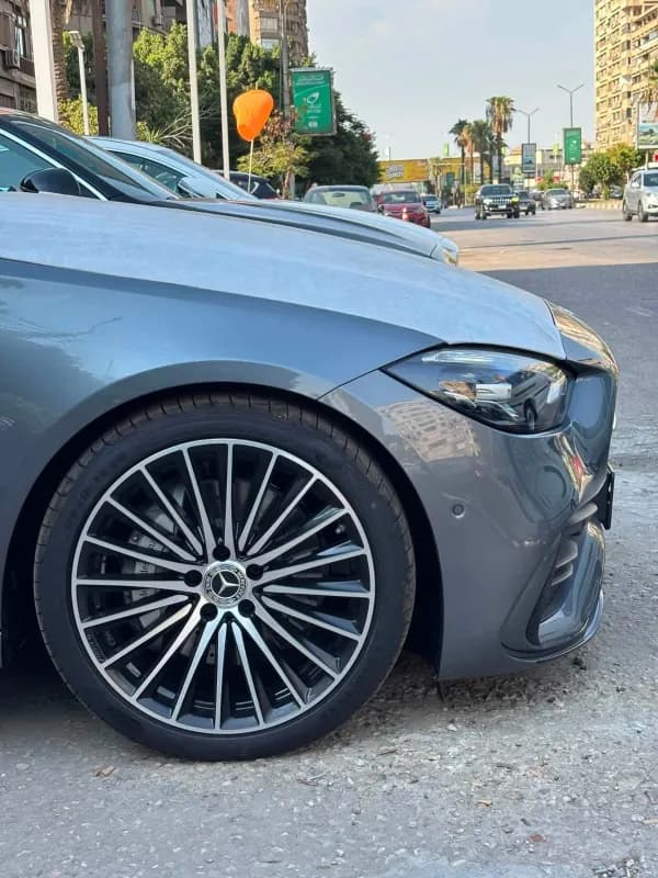 مرسيدس بنز C200 2026 ايه ام جي رمادي أوتوماتيك — جديدة