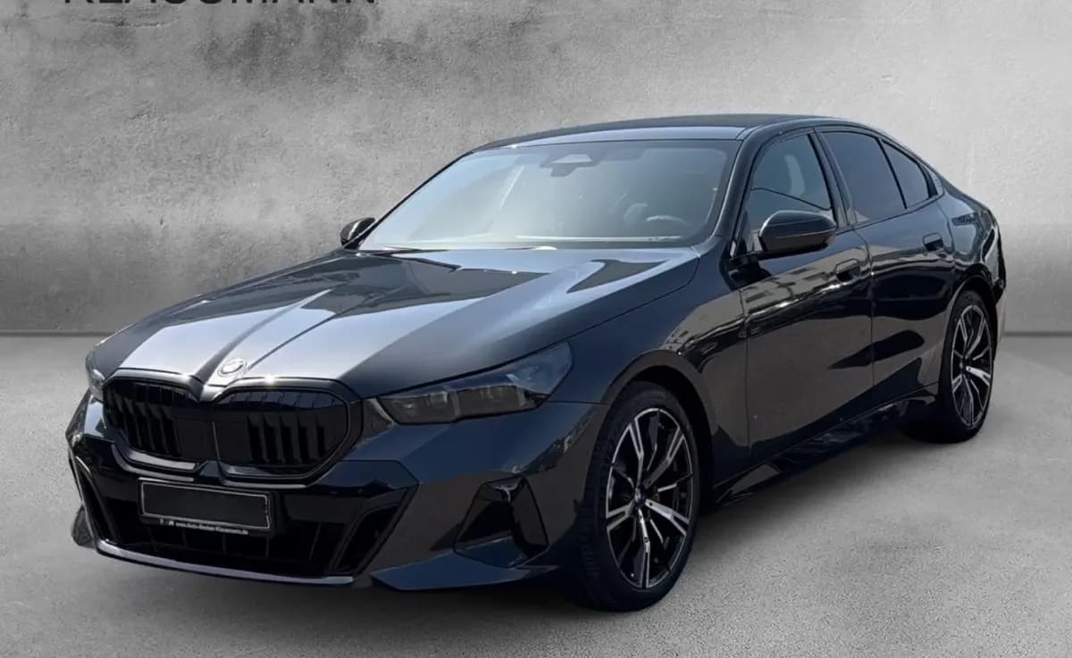 بي ام دبليو 520i 2026 ام سبورت أسود أوتوماتيك — جديدة