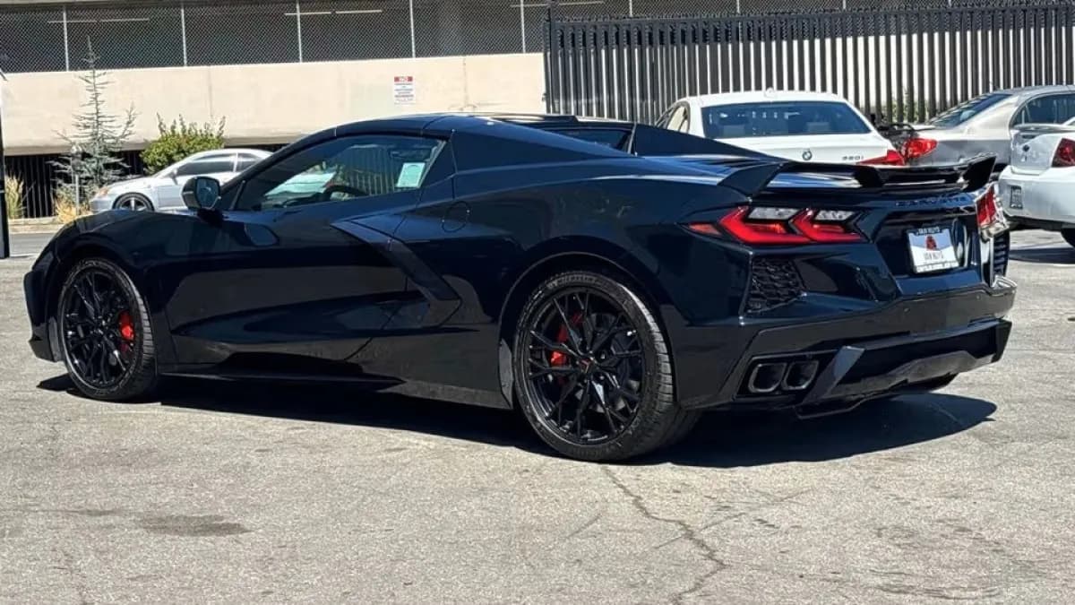 Chevrolet Corvette 2023 Stingray 2LT convertible Black Automatic — Used