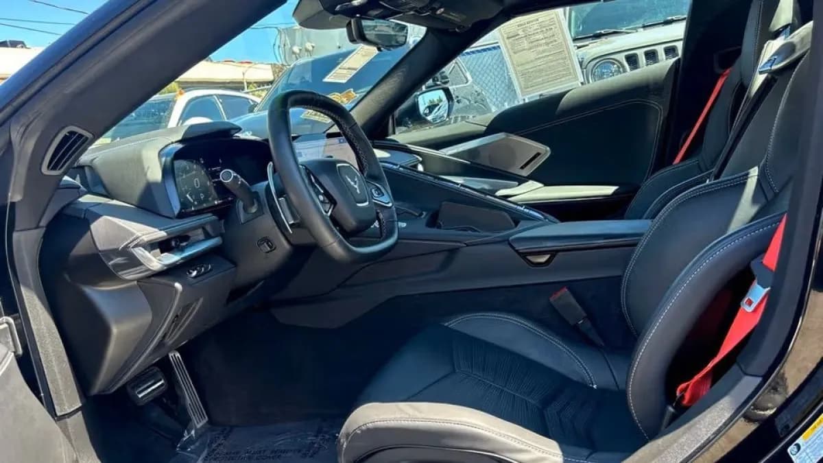 Chevrolet Corvette 2023 Stingray 2LT convertible Black Automatic — Used