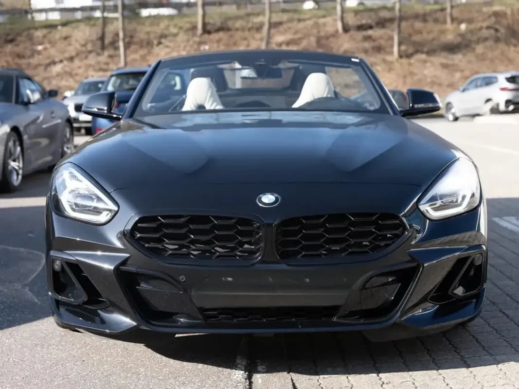 BMW Z4 2025 S-Drive20i Black Automatic — Used