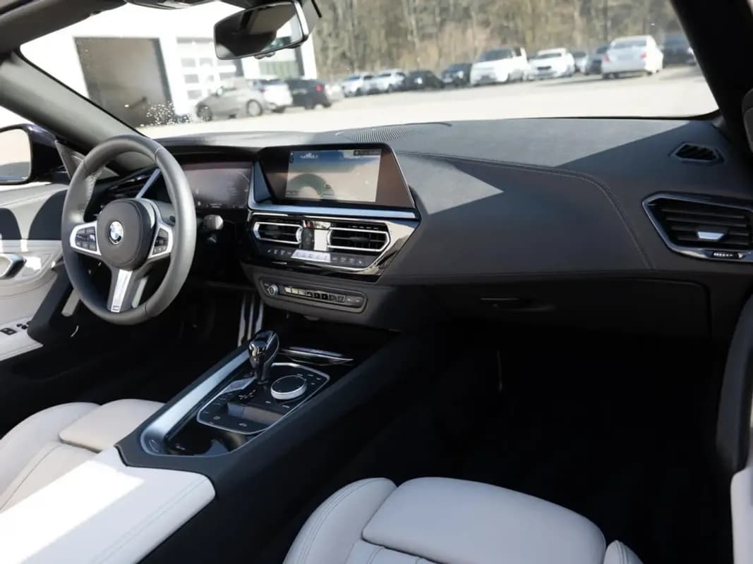 BMW Z4 2025 S-Drive20i Black Automatic — Used